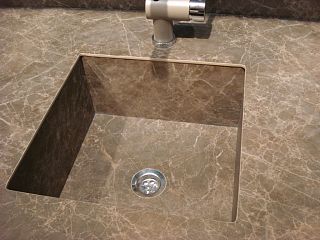 Квадратная мойка из кварцевого агломерата Caesarstone Tuscan Dаwn 5104