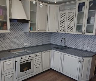 Столешница с пристеночным бортиком Staron Grey PG810