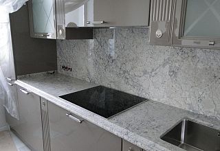 Столешница для кухни из кварцевого агломерата Vicostone Blue Savoy BQ 8816