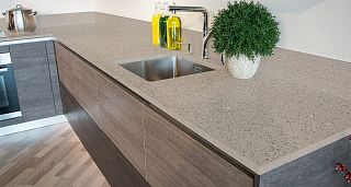 Столешница из кварцевого агломерата Technistone Crystal Royal