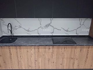 Прямая столешница для кухни из акрилового камня Hi-Macs M605