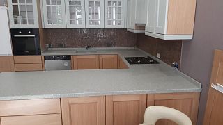 Длинная столешница для кухни из акрилового камня Staron Snow AS610