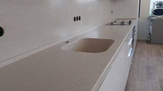 Столешница длинная из искусственного камня Corian Bisque