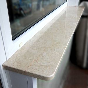 Узкий подоконник из кварцевого агломерата Caesarstone Taj Royale 5212