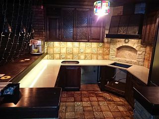 Длинная столешница для кухни из акрилового камня Staron Vermillion SV430